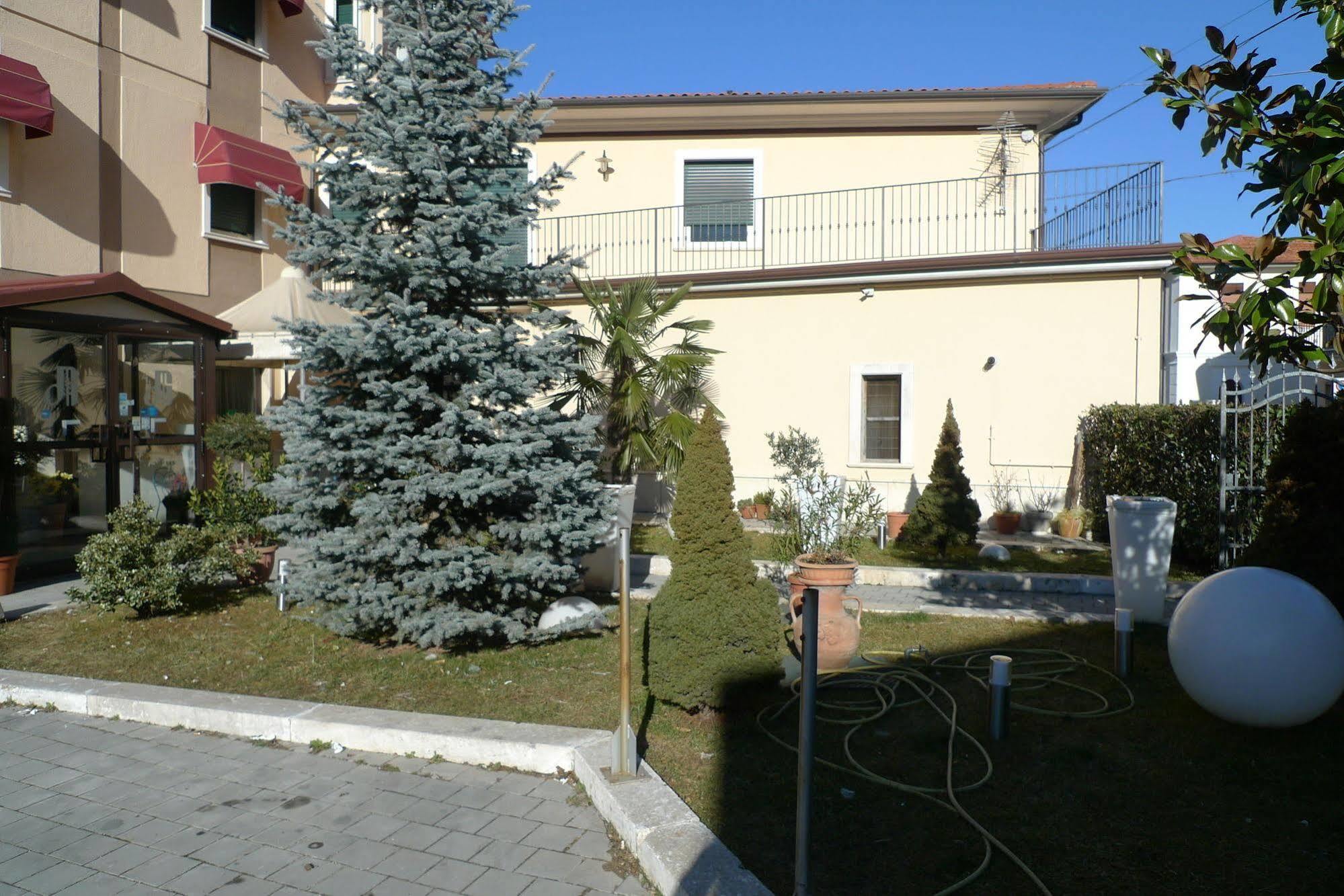 Hotel De Meis Capistrello 외부 사진